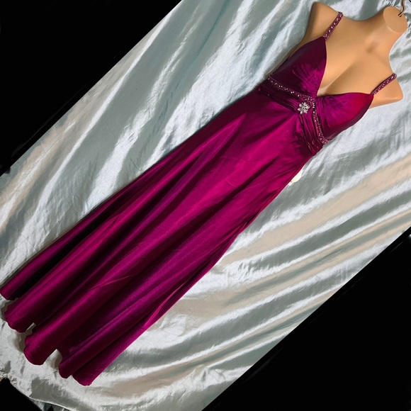 Elegant, hand beaded, satin, plunging, magenta formal ball gown with tags, 12 - Picture 11 of 11